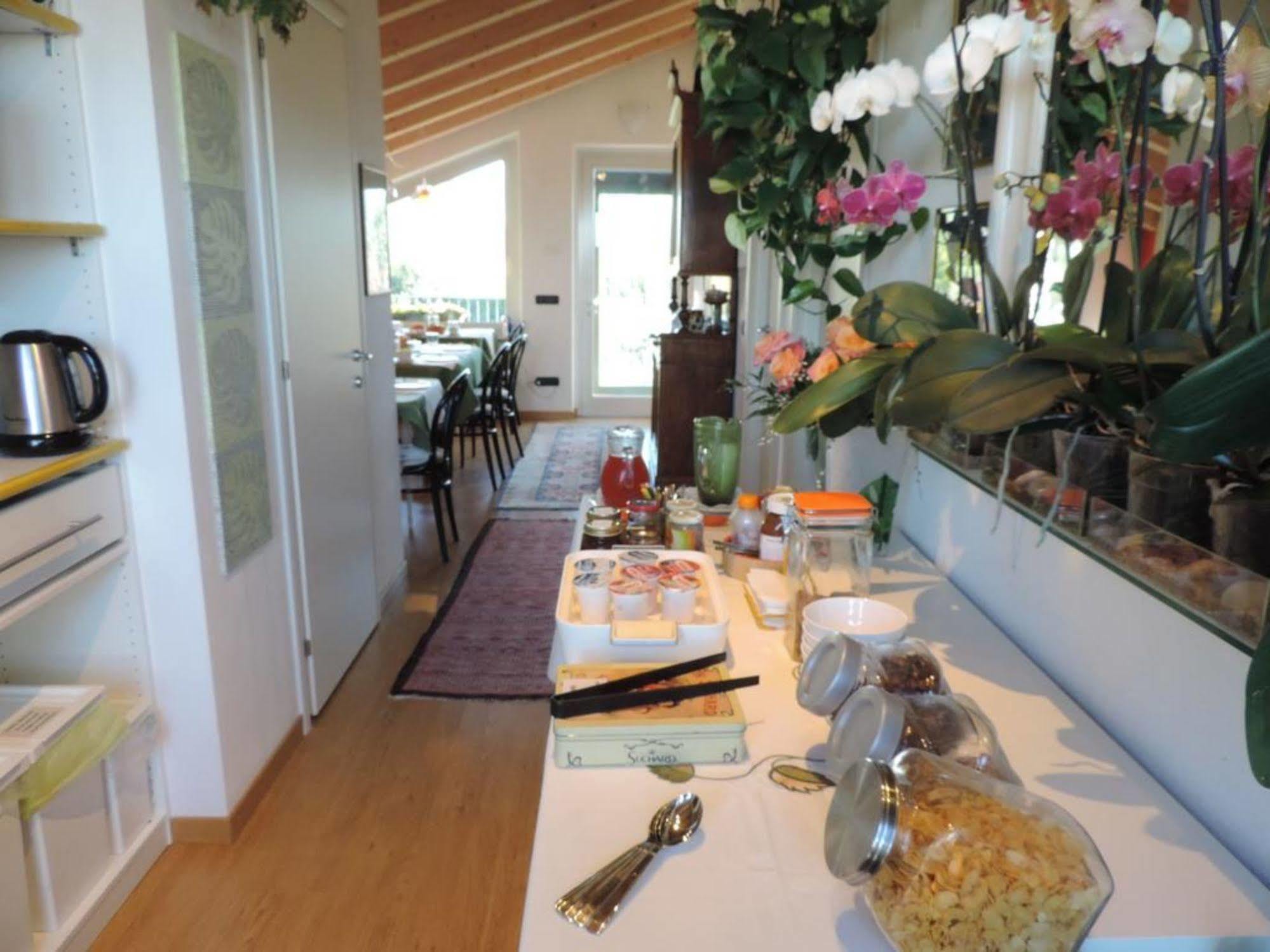 La Collina Since 2008 No Smoking B&B Varese Exterior foto